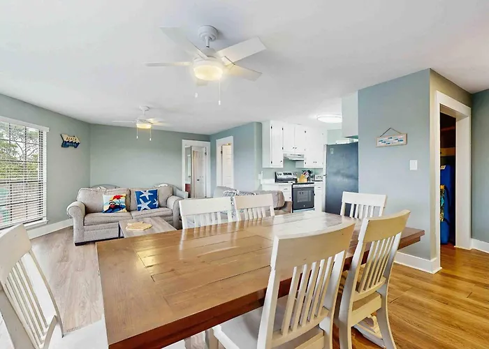 2-story Near The With Deck Outdoor Shower W&ds 2 Kitchens *