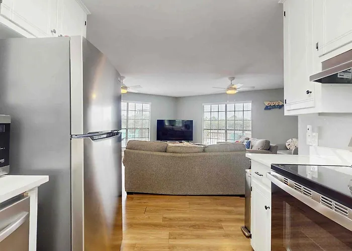 2-story Near The With Deck Outdoor Shower W&ds 2 Kitchens