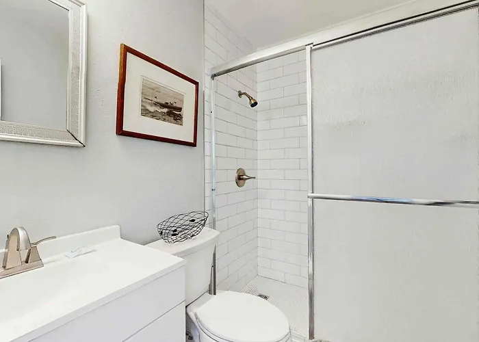 Holiday home 2-story Near The With Deck Outdoor Shower W&ds 2 Kitchens *