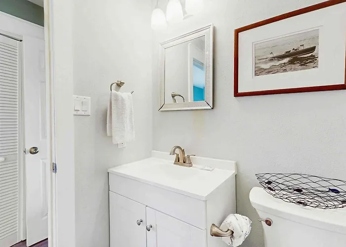 Holiday home 2-story Near The With Deck Outdoor Shower W&ds 2 Kitchens