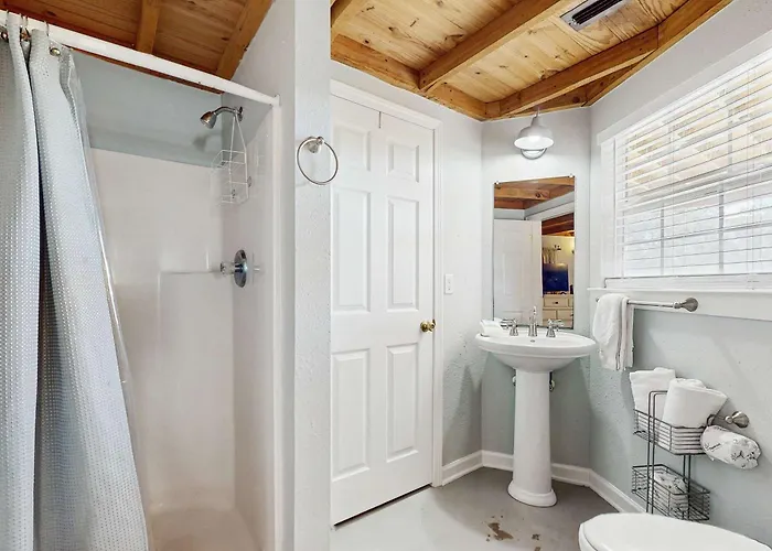 2-story Near The With Deck Outdoor Shower W&ds 2 Kitchens Gulf Shores