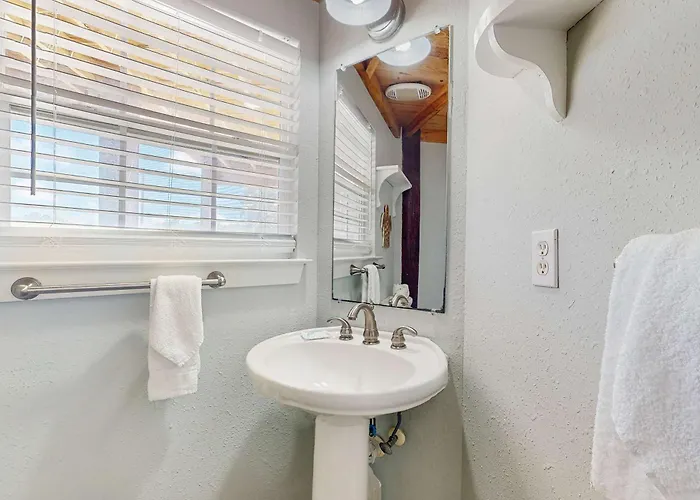 2-story Near The With Deck Outdoor Shower W&ds 2 Kitchens Gulf Shores