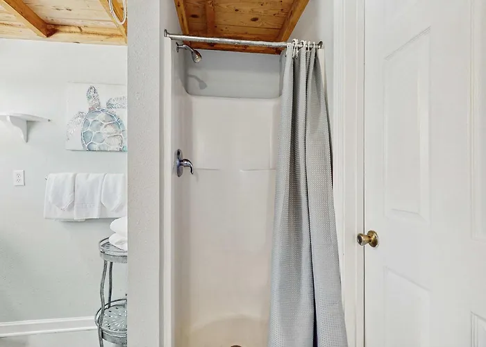 2-story Near The With Deck Outdoor Shower W&ds 2 Kitchens